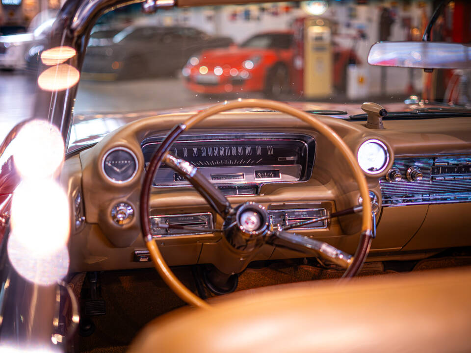 Image 18/18 of Cadillac DeVille Convertible (1960)