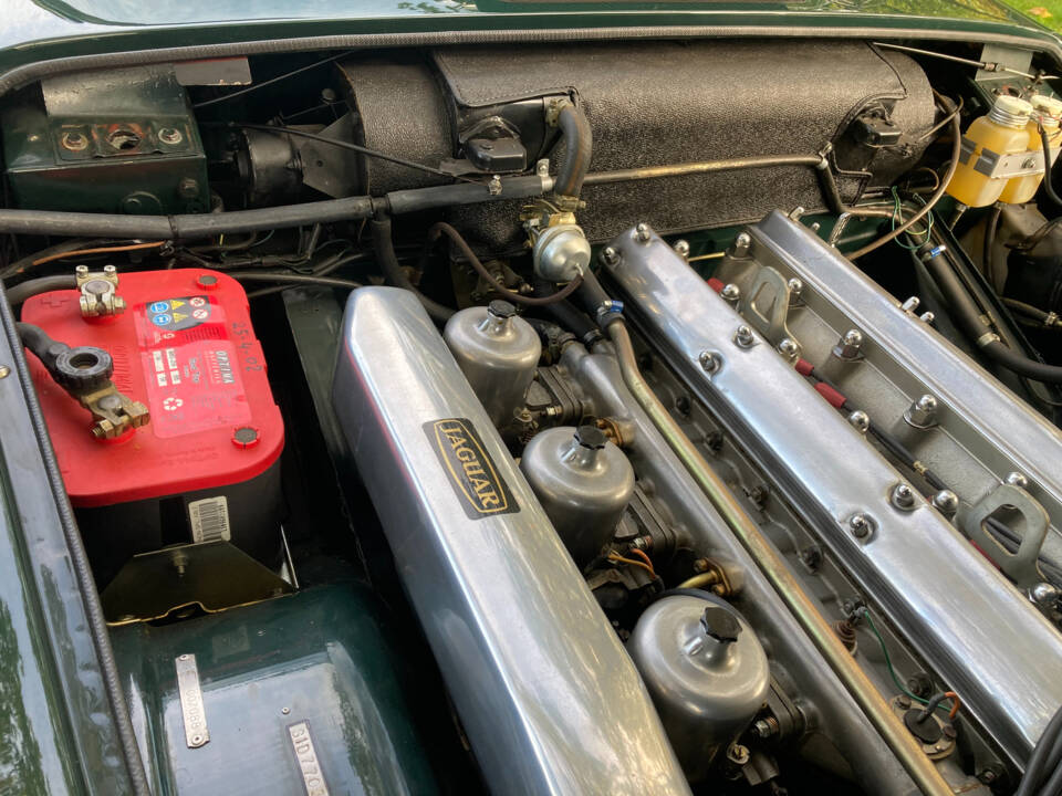 Image 32/52 de Jaguar 420 G (1967)