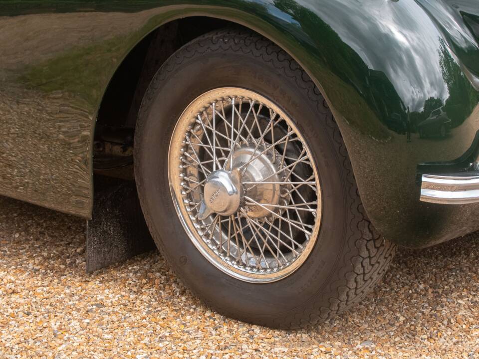 Image 12/46 of Jaguar XK 120 DHC (1954)
