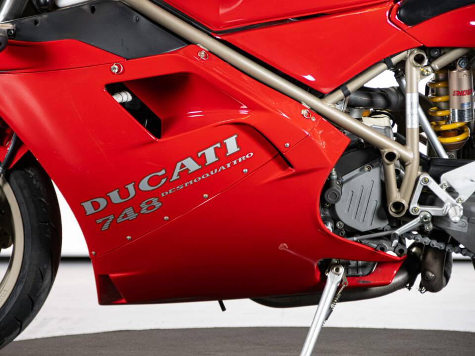 Imagen 22/50 de Ducati 748 S (1996)