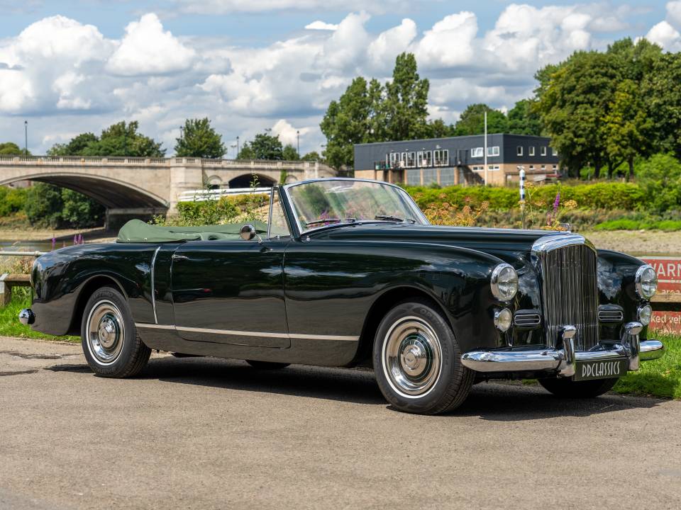 Image 2/37 of Bentley S 1 Continental DHC (1955)