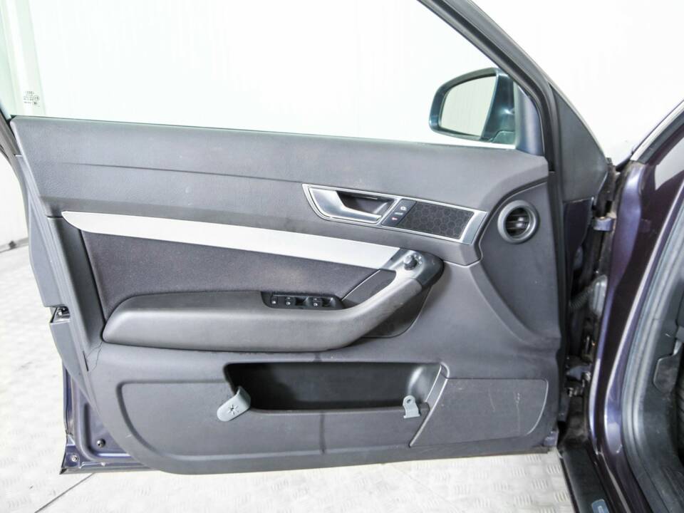 Immagine 35/45 di Audi A6 Avant 2.4 (2006)