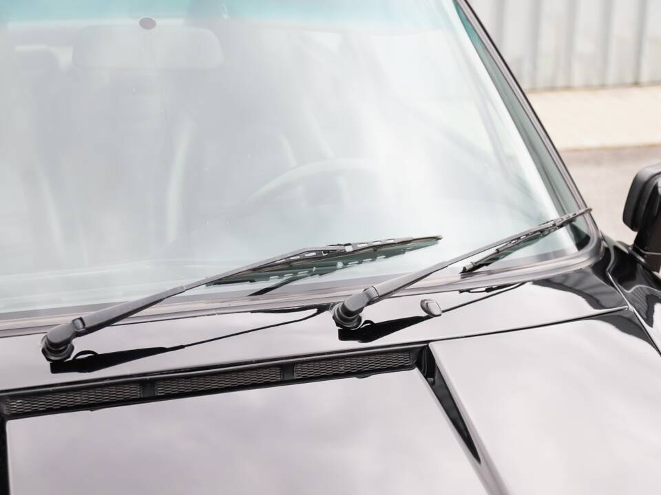 Image 103/108 de Porsche 911 Carrera 3.2 (1989)