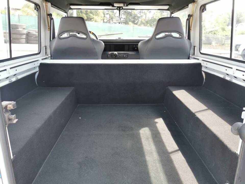 Image 25/45 of Land Rover Defender 110 Td5 (2001)