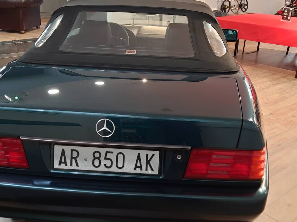 Bild 9/33 von Mercedes-Benz SL 320 (1994)