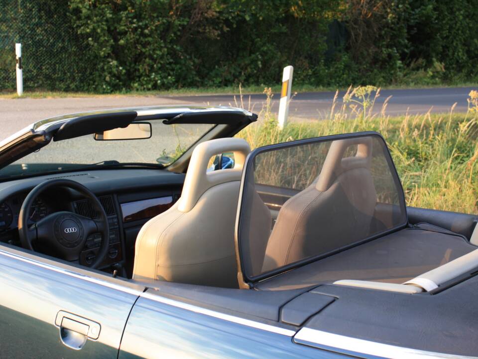 Bild 49/88 von Audi Cabriolet 2.6 (1995)