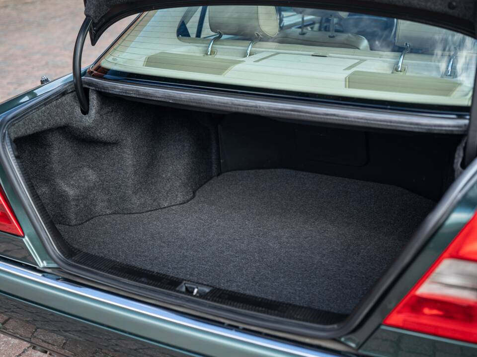 Bild 19/74 von Mercedes-Benz C 280 (1993)