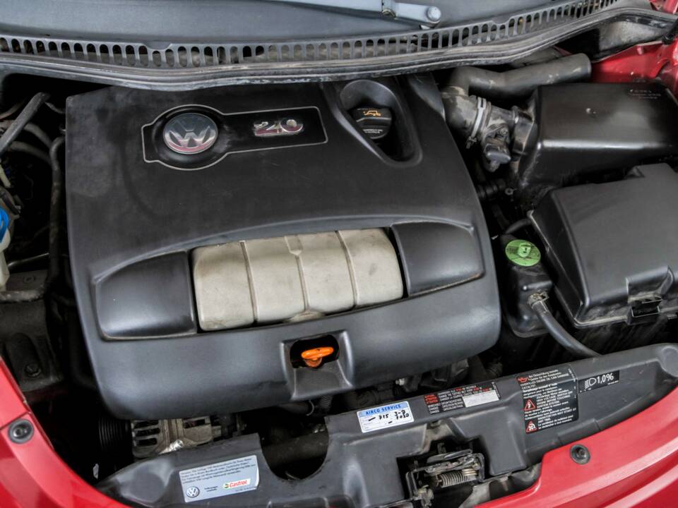 Image 39/50 de Volkswagen New Beetle 2.0 (2006)