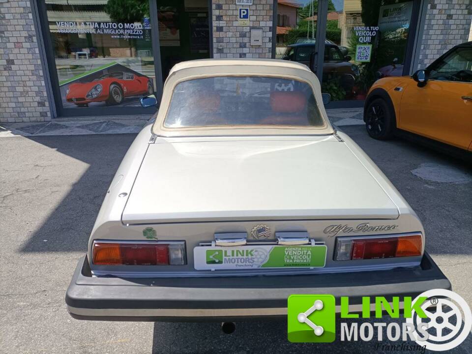 Immagine 5/10 di Alfa Romeo Spider Veloce 2000 (1981)