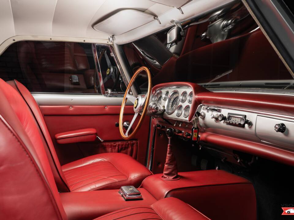 Image 3/28 de Ferrari 250 GT Pininfarina Coupe (1960)