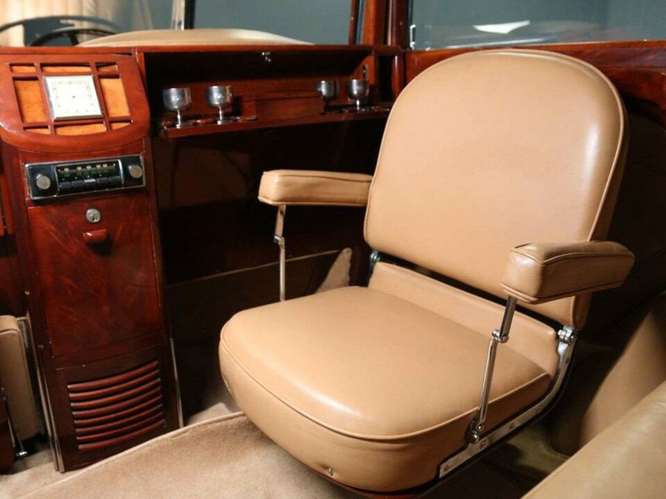 Image 21/30 of Rolls-Royce Phantom III (1938)