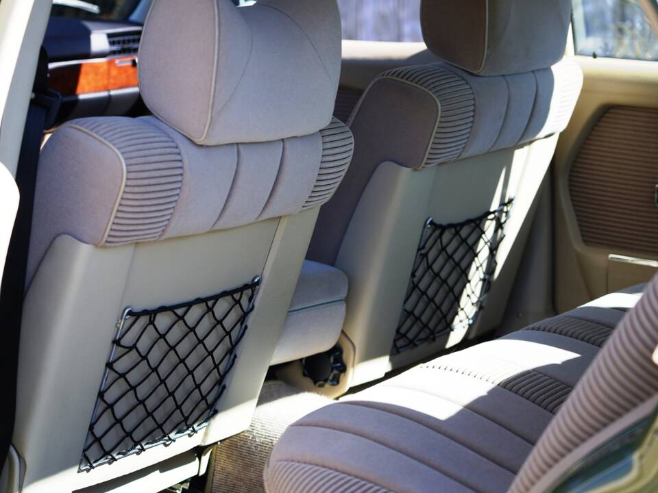 Afbeelding 13/16 van Mercedes-Benz 450 SEL 6,9 (1980)