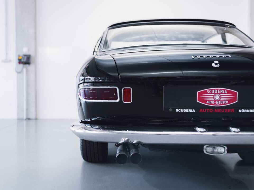 Image 77/100 of Ferrari 330 GT 2+2 (1965)