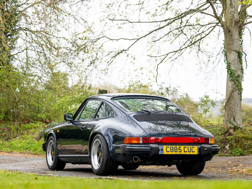 Image 41/50 of Porsche 911 Carrera 3.2 (1985)