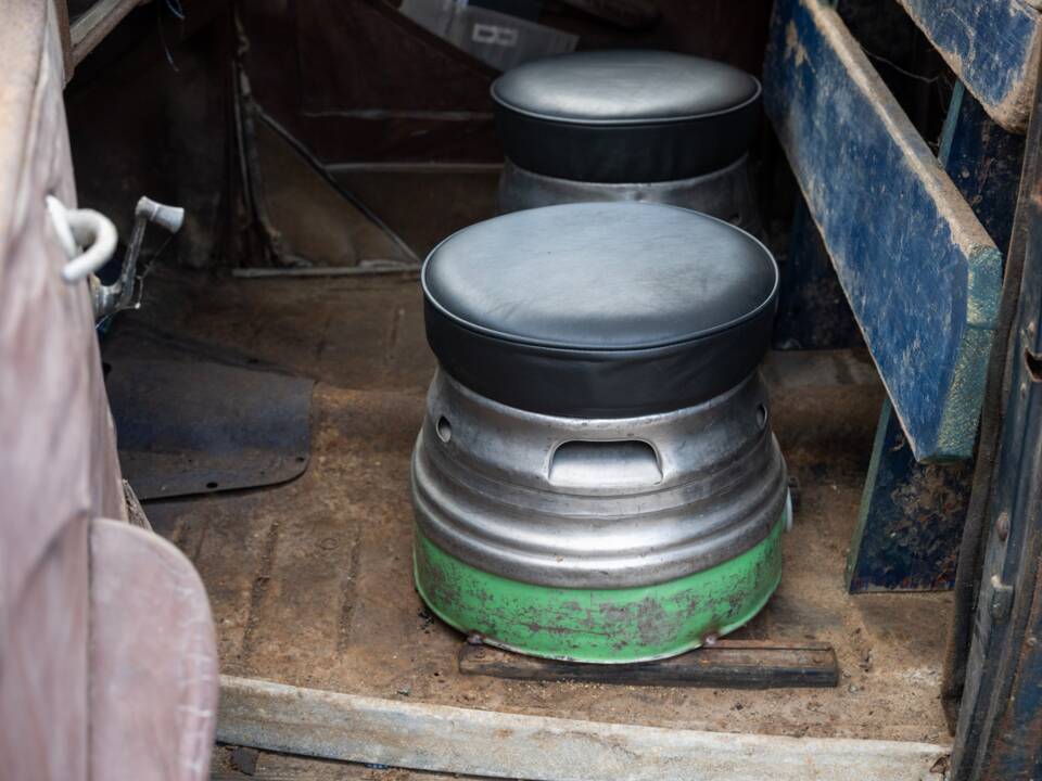 Image 116/134 of Ford V8 (1937)