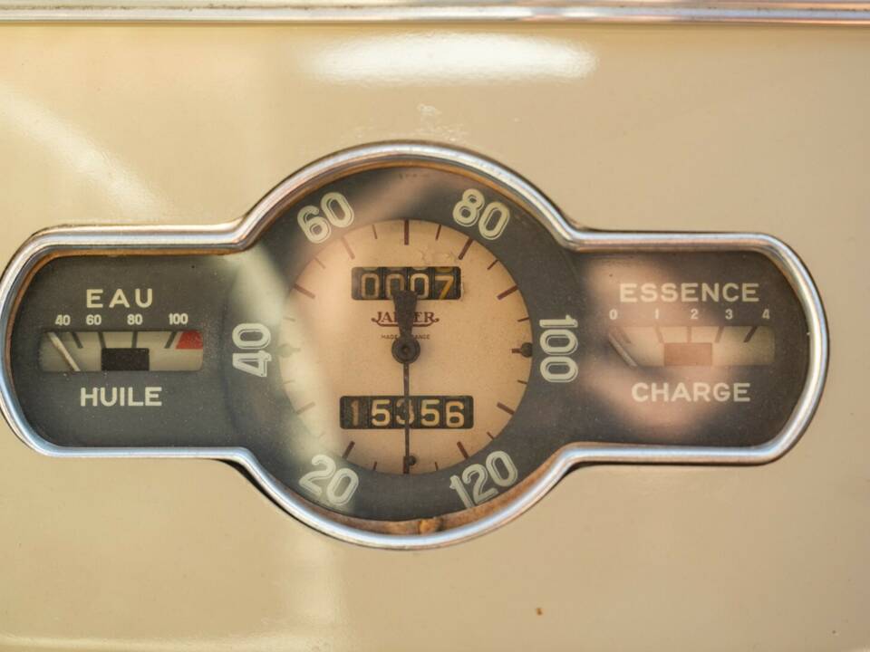 Image 44/50 of Renault 4 CV Décapotable (1957)