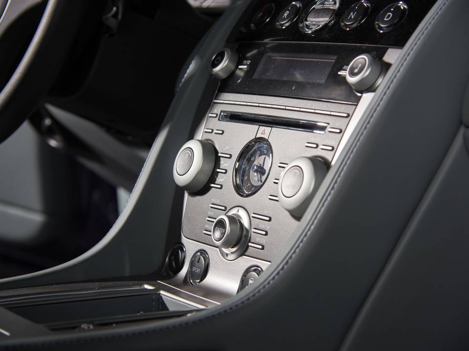 Aston Martin DB 9 - Innenraum