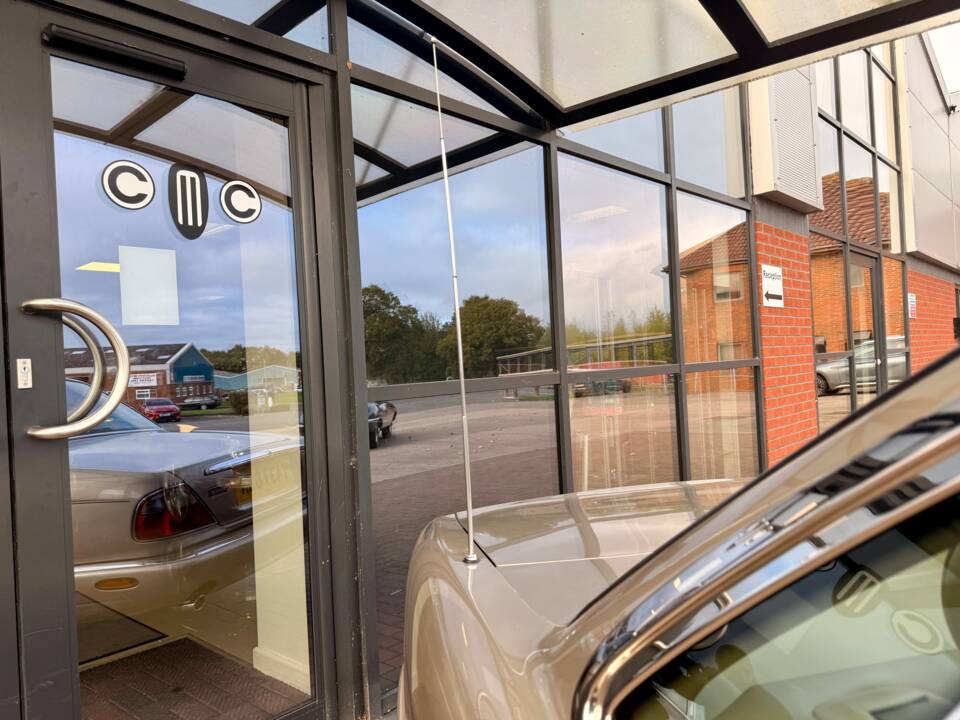 Bild 31/32 von Jaguar XJ 8 Sovereign (1999)