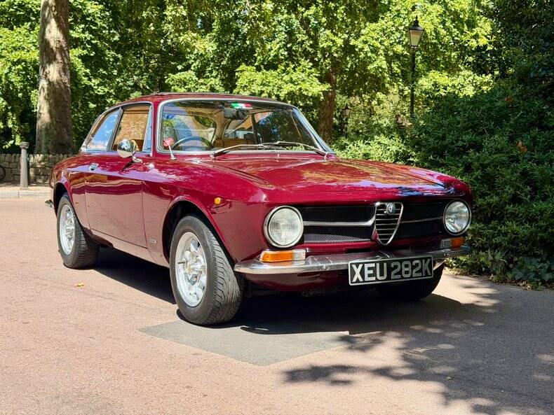 Image 23/48 of Alfa Romeo Giulia 1600 GT Junior (1972)