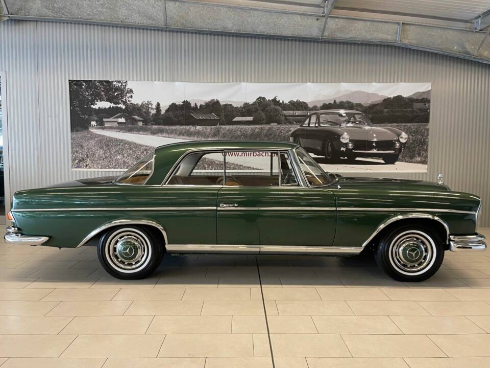 Image 5/15 of Mercedes-Benz 300 SE (1963)