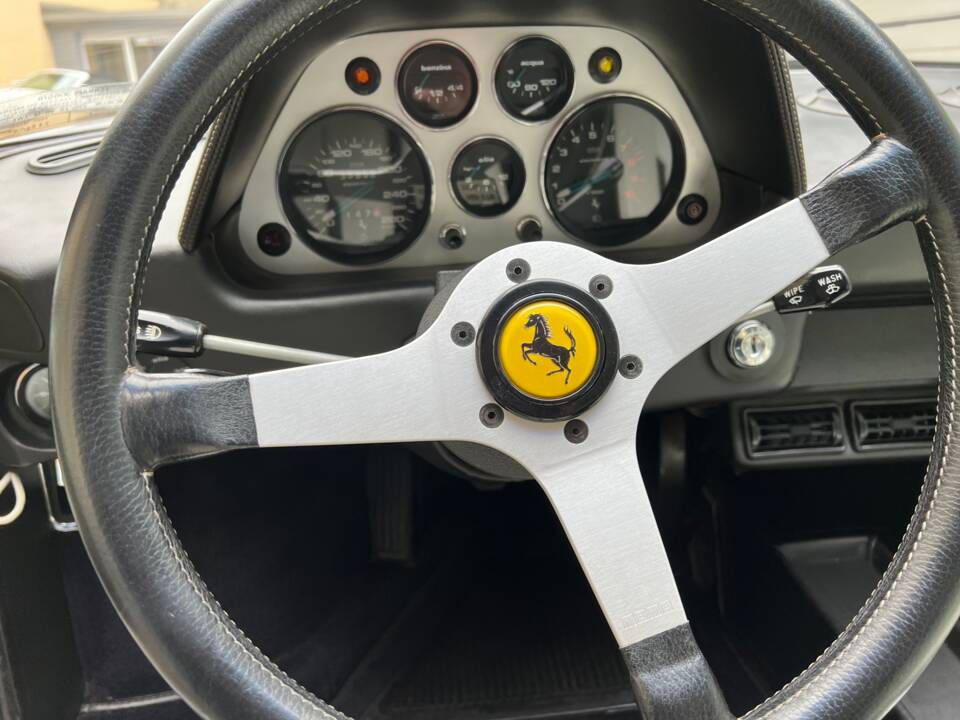 Image 13/18 of Ferrari 308 GTB (1979)