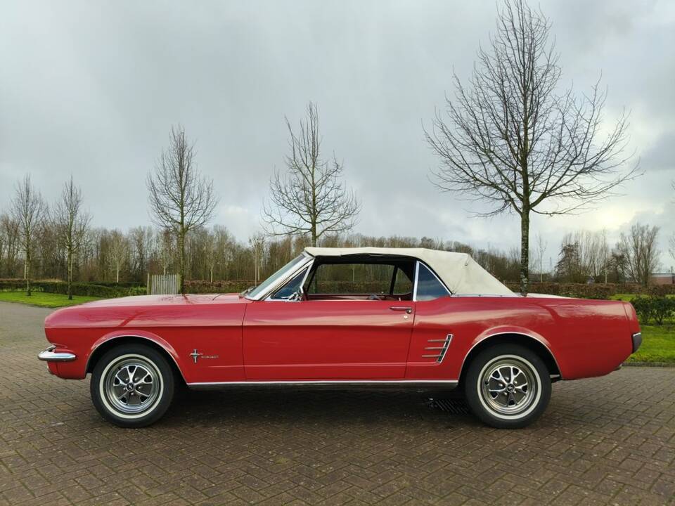Afbeelding 6/8 van Ford Mustang 200 (1966)