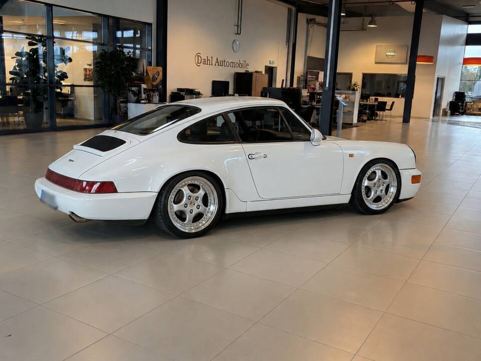 Image 2/8 of Porsche 911 Carrera 4 (1989)