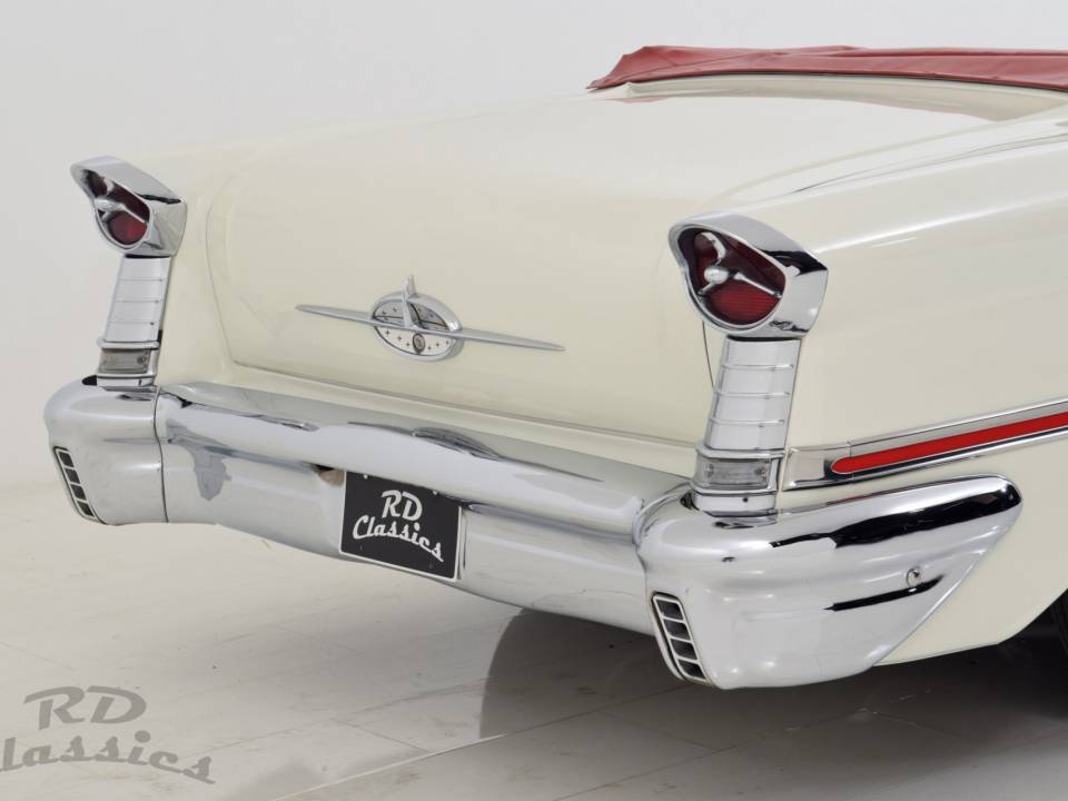Immagine 15/50 di Oldsmobile Super 88 Convertible (1957)