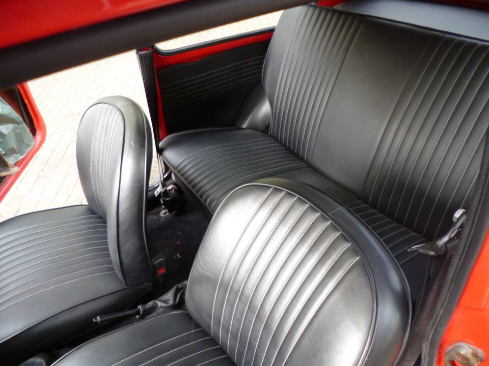 Image 16/32 of SEAT 600 D (1972)