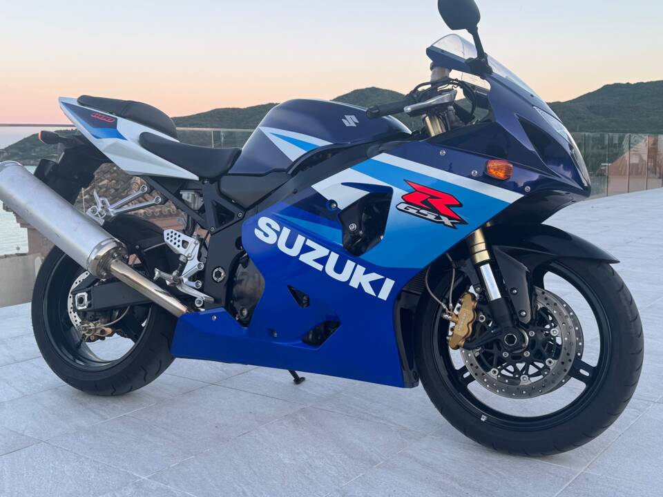 Bild 9/9 von Suzuki DUMMY (2000)