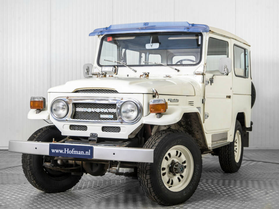 Image 3/50 of Toyota Land Cruiser BJ 43 (1977)