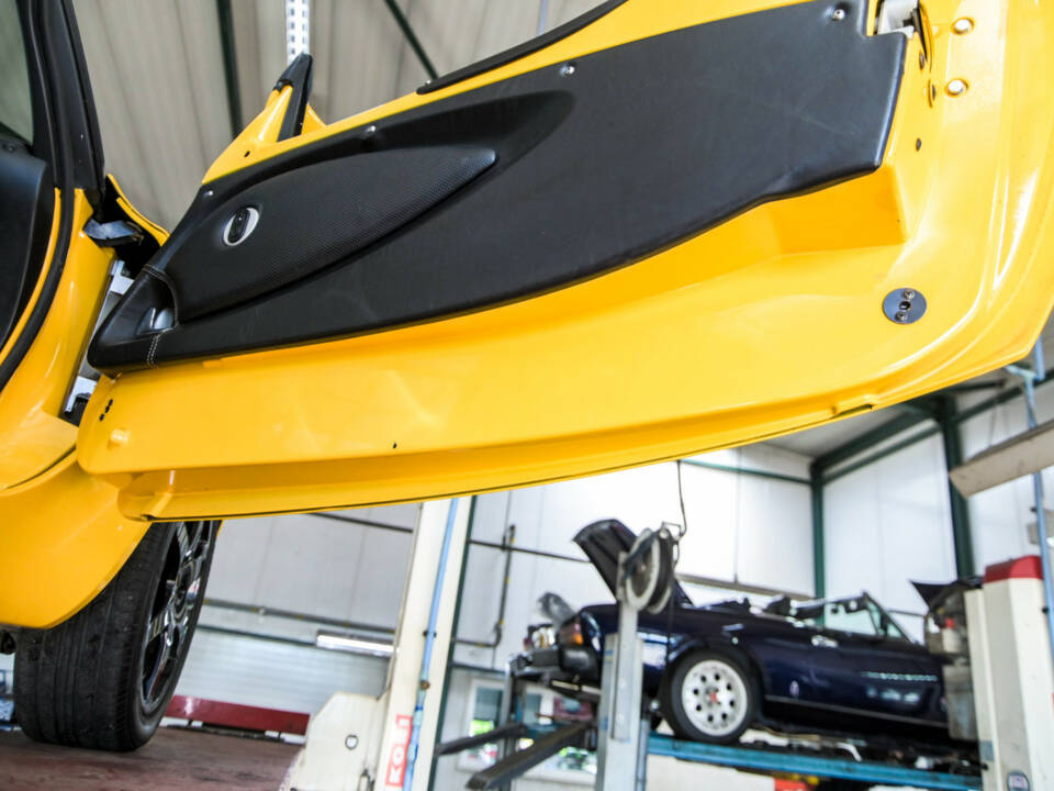 Image 44/50 of Lotus Elise (2003)