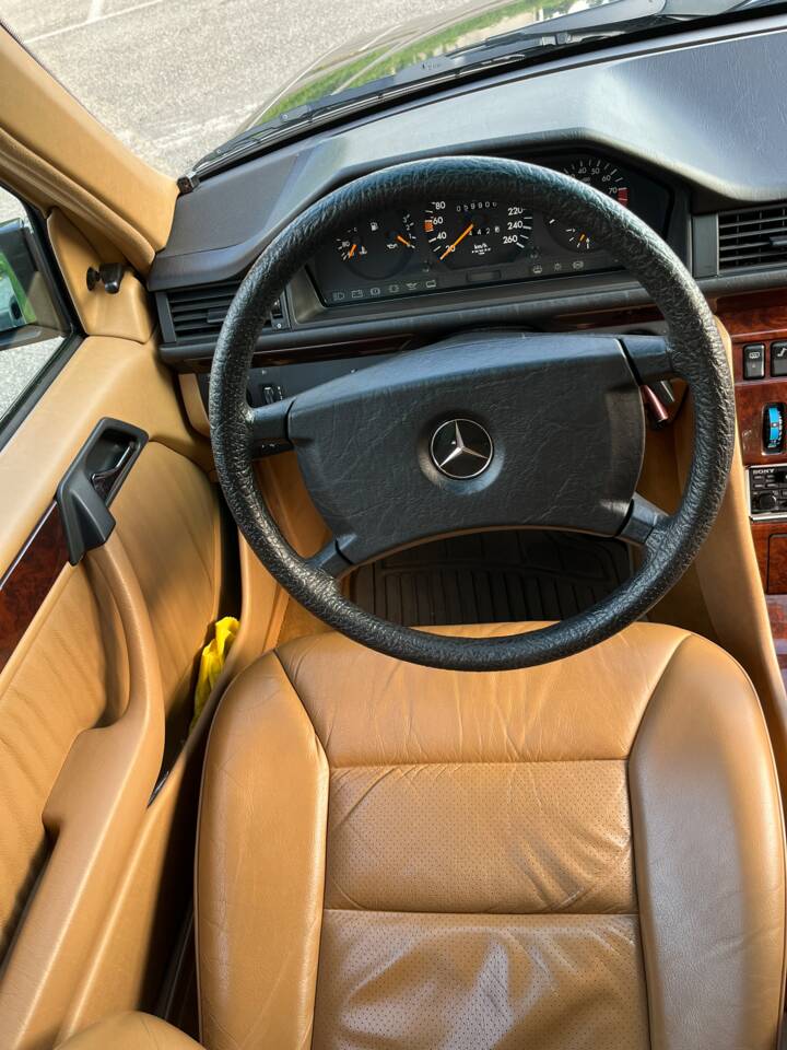 Bild 7/25 von Mercedes-Benz 300 E-24 (1991)