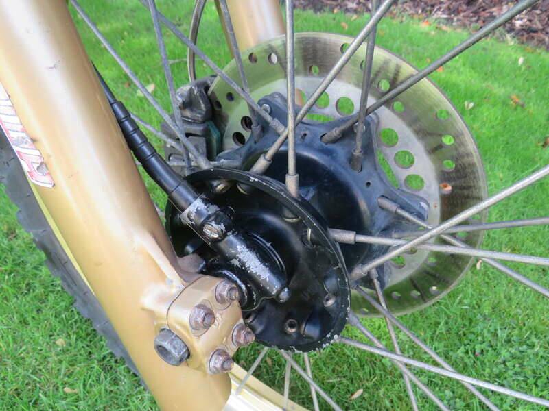 Bild 33/47 von Honda DUMMY (1985)