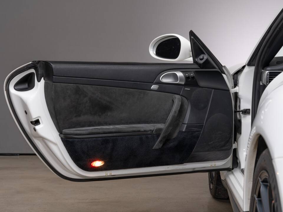 Imagen 20/46 de Porsche 911 Carrera GTS (2011)