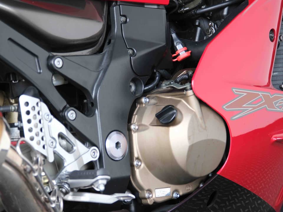 Image 17/91 of Kawasaki Ninja 1200 ZX-12R (2000)
