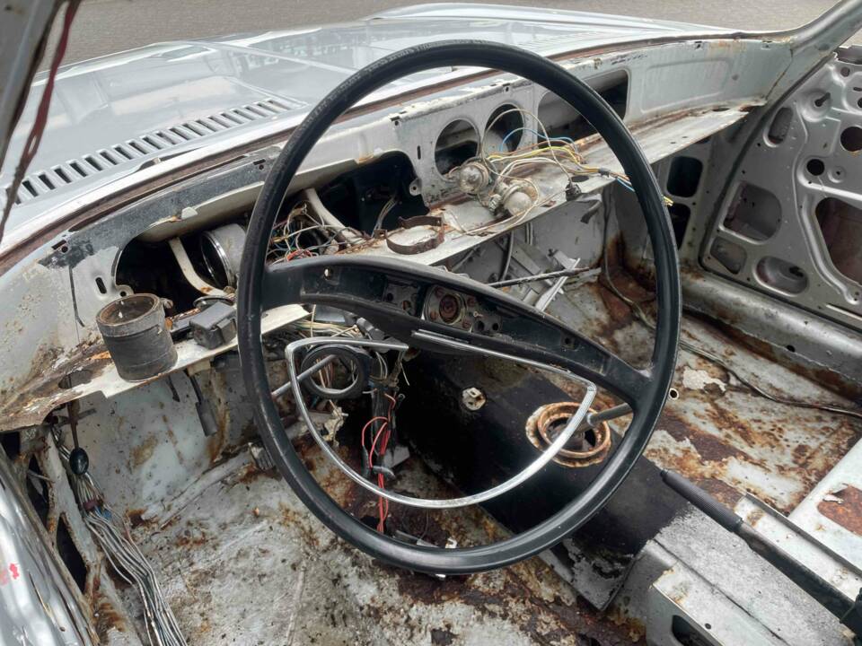 Image 6/7 of BMW 2000 CS (1968)
