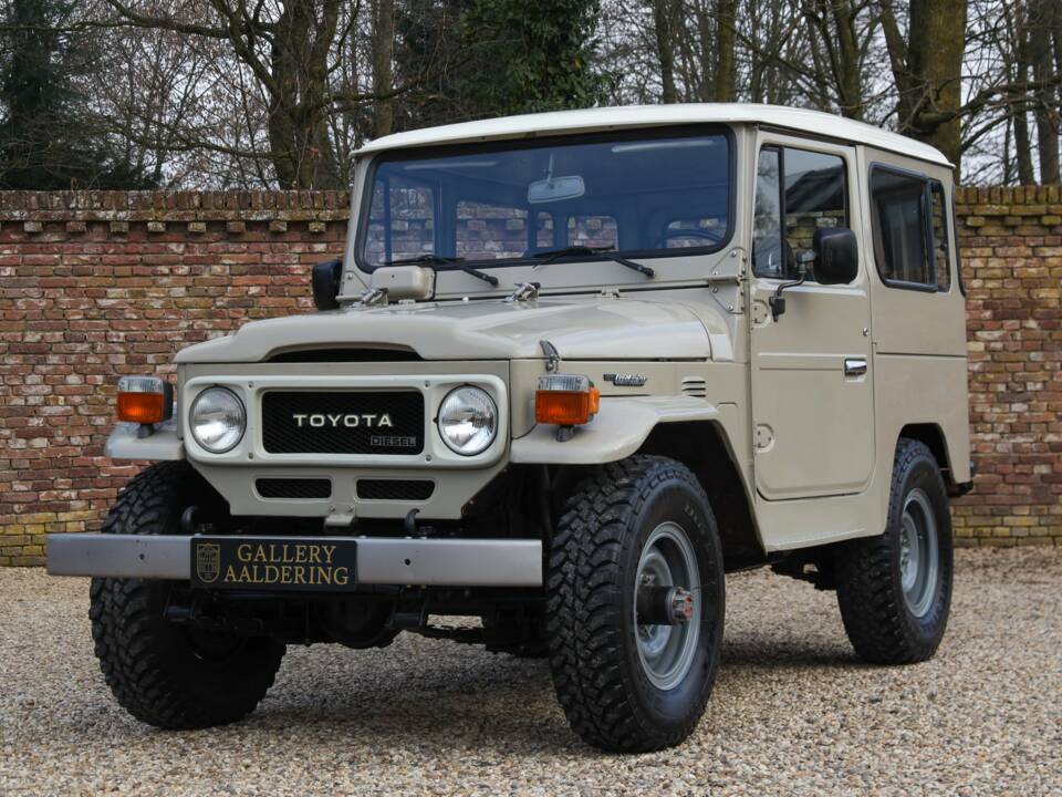 Image 14/50 of Toyota Land Cruiser BJ 40 (1980)