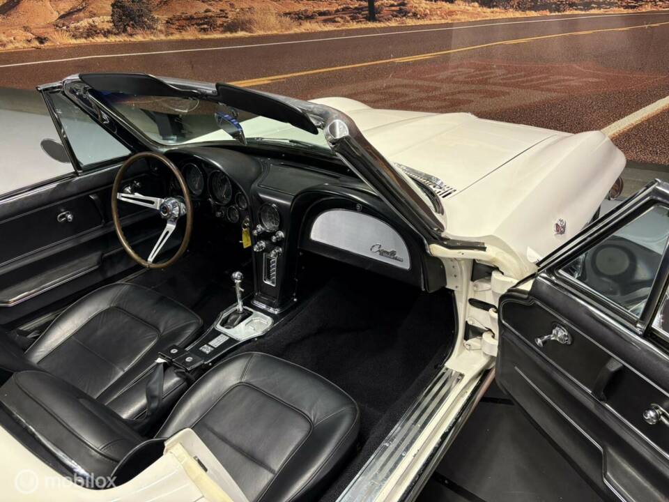 Image 40/50 of Chevrolet Corvette Sting Ray Convertible (1965)