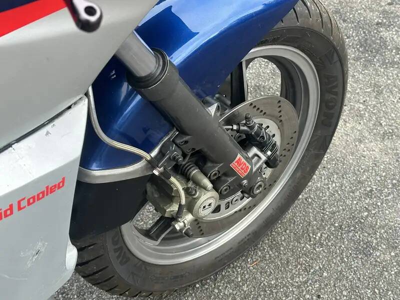 Image 9/18 of Kawasaki GPz 900 R Ninja (1985)