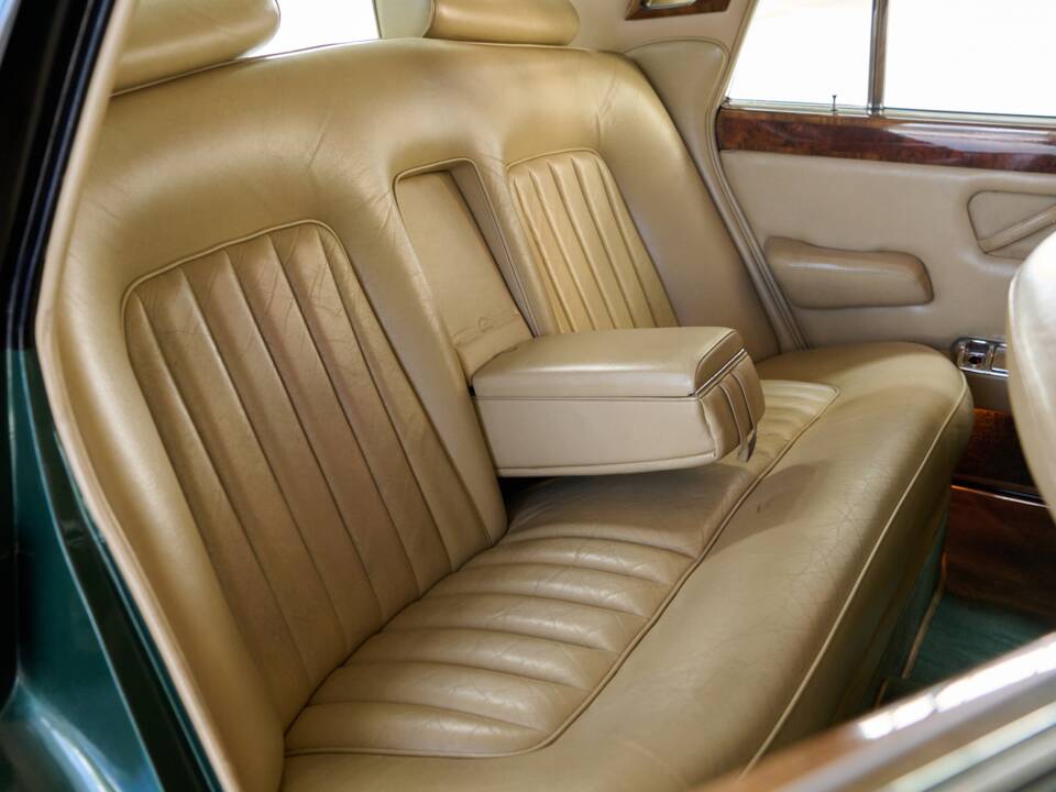 Imagen 42/50 de Rolls-Royce Silver Shadow II (1977)