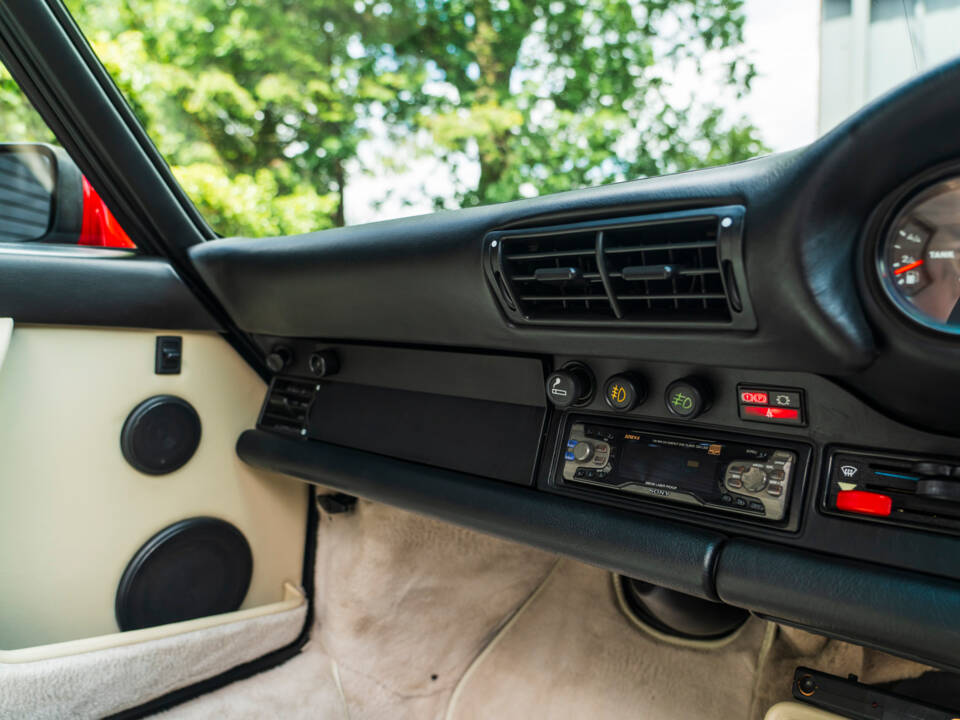 Afbeelding 36/53 van Porsche 911 Turbo 3.3 (1989)