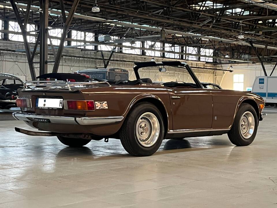 Immagine 7/50 di Triumph TR 6 (1974)
