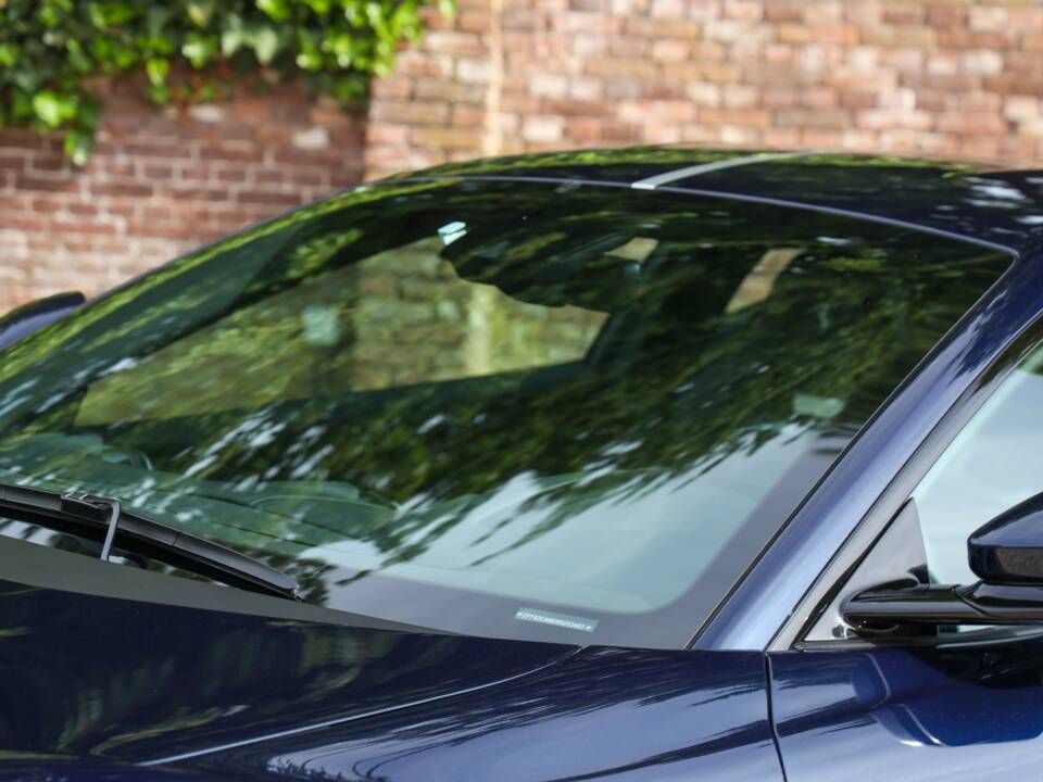 Image 18/50 of Ferrari 812 Superfast (2020)