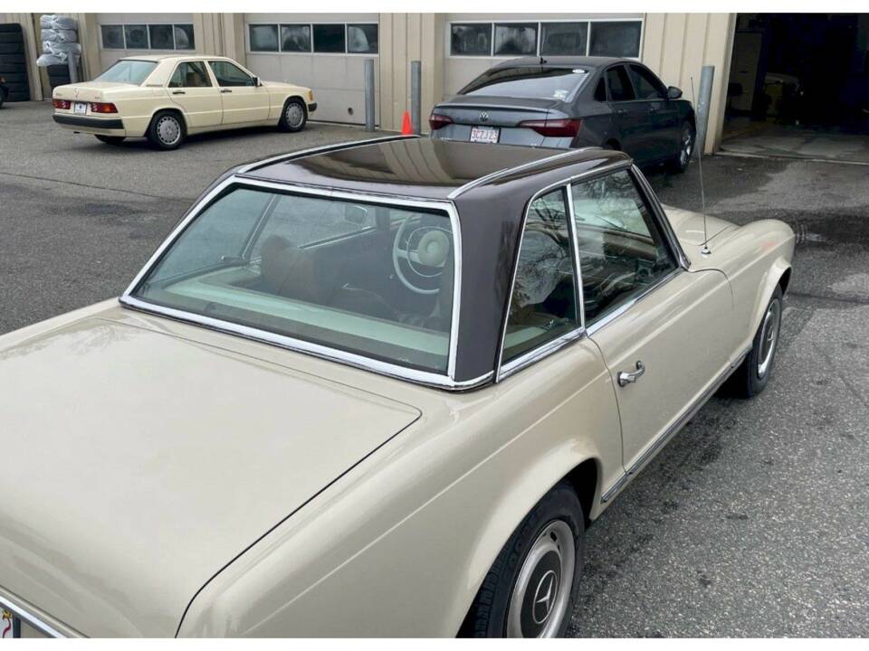 Afbeelding 14/36 van Mercedes-Benz 280 SL (1970)