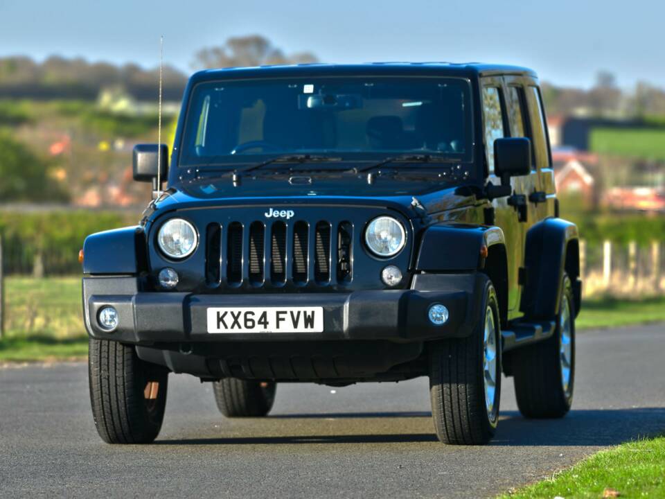 Image 3/50 de Jeep Wrangler Sahara 4.0L (2014)