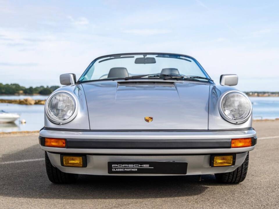 Image 15/132 of Porsche 911 Speedster 3.2 (1989)