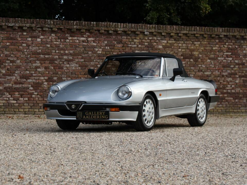Image 7/50 de Alfa Romeo 2.0 Spider QV (1988)
