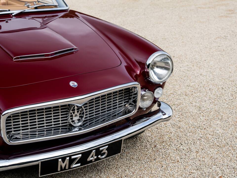Image 41/51 of Maserati 3500 GTI Spyder Vignale (1963)