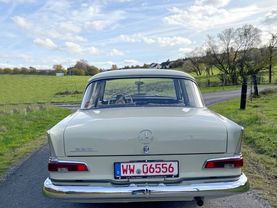 Image 5/16 de Mercedes-Benz 220 b (1964)